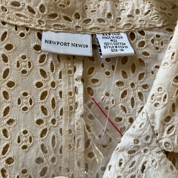 Elegant Cream Lace Women's Jacket - Picture 2 of 5